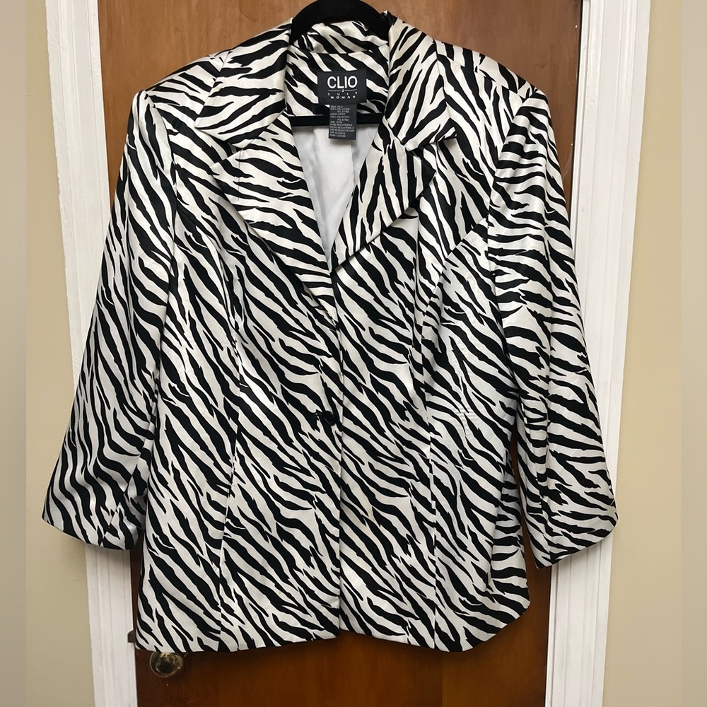 Clio Monochrome Animal Print Jacket. 22W